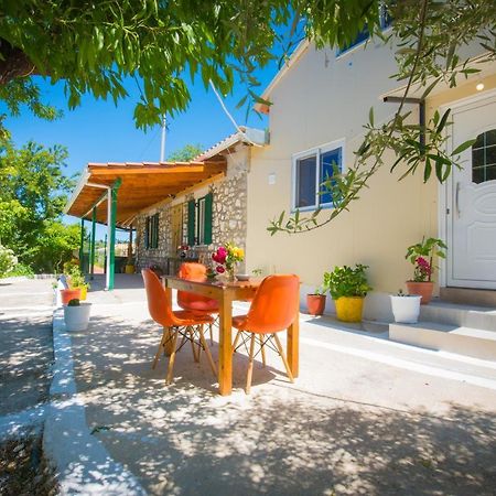 Traditional Houses In The Village Lazarata Bagian luar foto