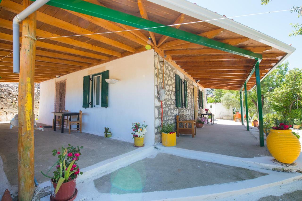 Traditional Houses In The Village Lazarata Bagian luar foto