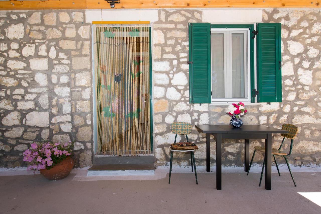 Traditional Houses In The Village Lazarata Bagian luar foto