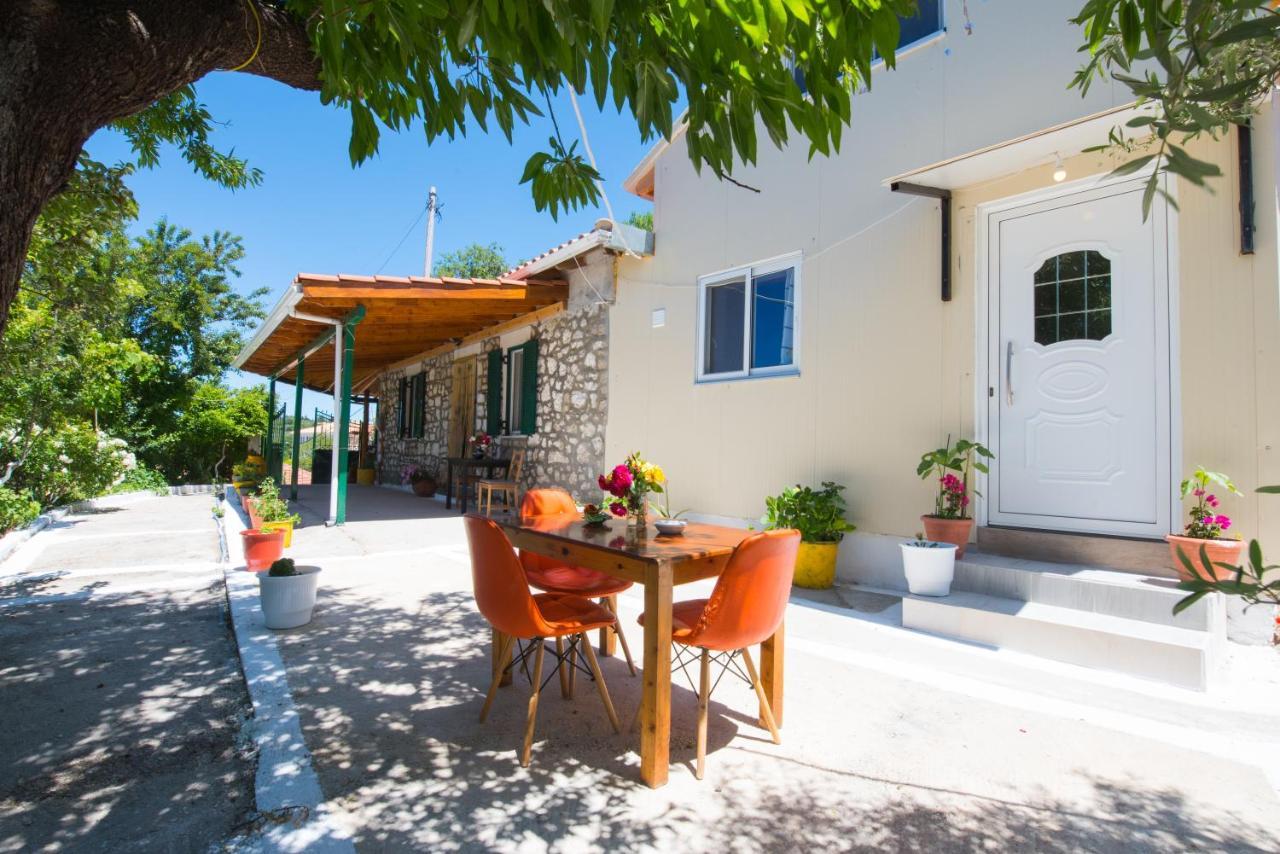 Traditional Houses In The Village Lazarata Bagian luar foto