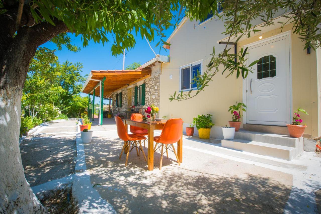 Traditional Houses In The Village Lazarata Bagian luar foto